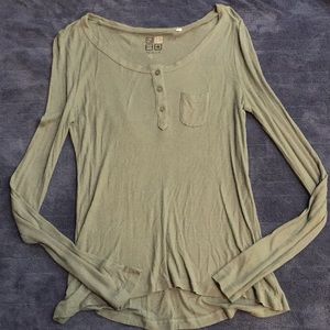 Blue long sleeve buttoned shirt